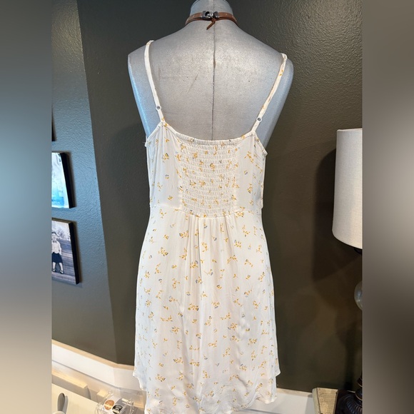 Cotton On Women’s Woven 90s Mini Dress – “Isobel” Ditsy Floral (White) | Medium - Picture 5 of 12